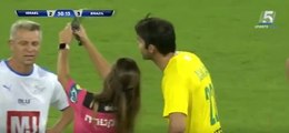 Referee shows Kaka a yellow card before taking a selfie with him | Oneindia Malayalam