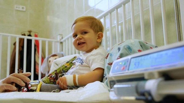 Hungarian toddler Zente treated with world's most expensive drug after fundraising campaign