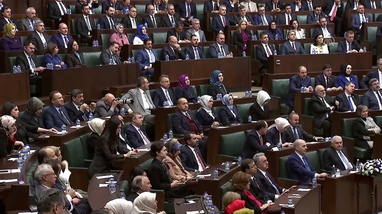 Cumhurbaşkanı Erdoğan: 'Türkiye lehine en küçük bir söze ve davranışa izin vermeyenler, kendi ülkelerinde terör örgütü olarak kabul ettiği PKK'nın sembollerinin sokaklarında dolaştırılması için her türlü kolaylığı gösteriyor' - TBMM