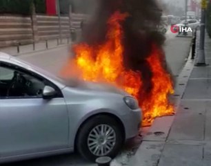 İki otomobil alevlere teslim oldu