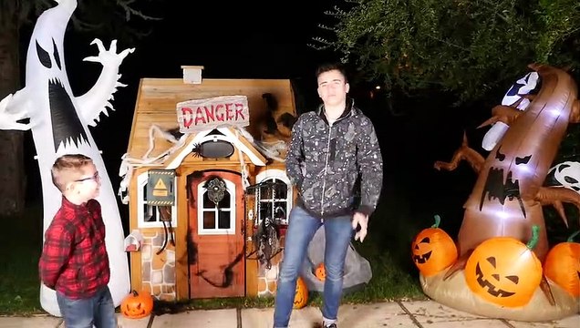 EFFRAYANTS DÉGUISEMENTS D'HALLOWEEN & CABANE HANTÉE #3