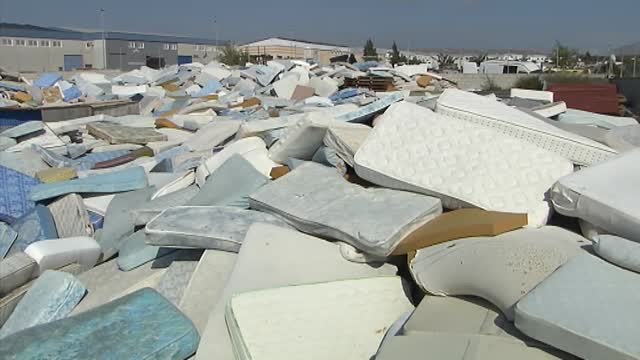 Santa Pola recoge 13.000 colchones de la calle en nueve meses