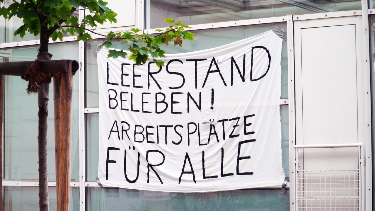 Studierende besetzen leerstehendes Gebäude der TU Wien