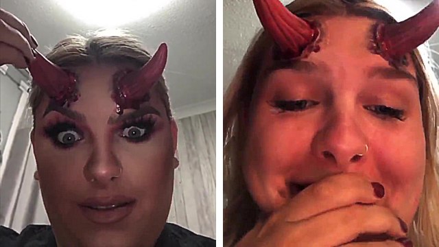 Elle n'arrive plus à enlever les cornes de diable qu'elle s'est collées sur la tête