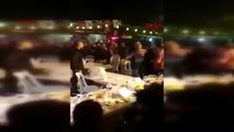 İzmir selçuk'taki 29 ekim kutlamalarında başkan sengel'e saldırı - saldırı anı
