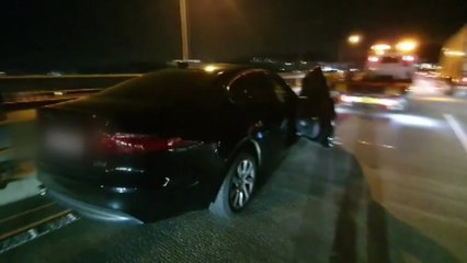 승용차 가드레일 들이받아...운전자 다쳐 / YTN