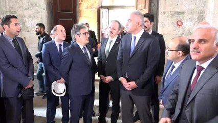 Bakan Ersoy'dan Ayasofya Camii için "Ne gerekiyorsa yapacaksınız; bahane uydurmayın" talimatı