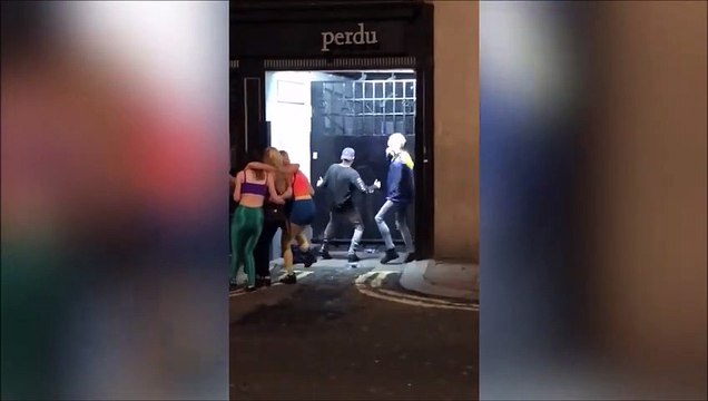 Le videur les a recalé de boite de nuit : pas de soucis. Contre-soirée en face