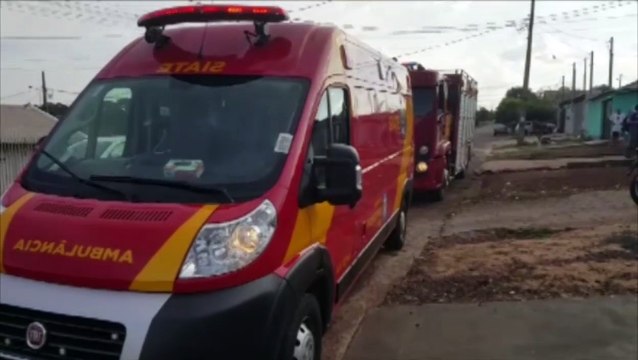 Criança prende o pé em buraco de fossa e é socorrida pelo Corpo de Bombeiros