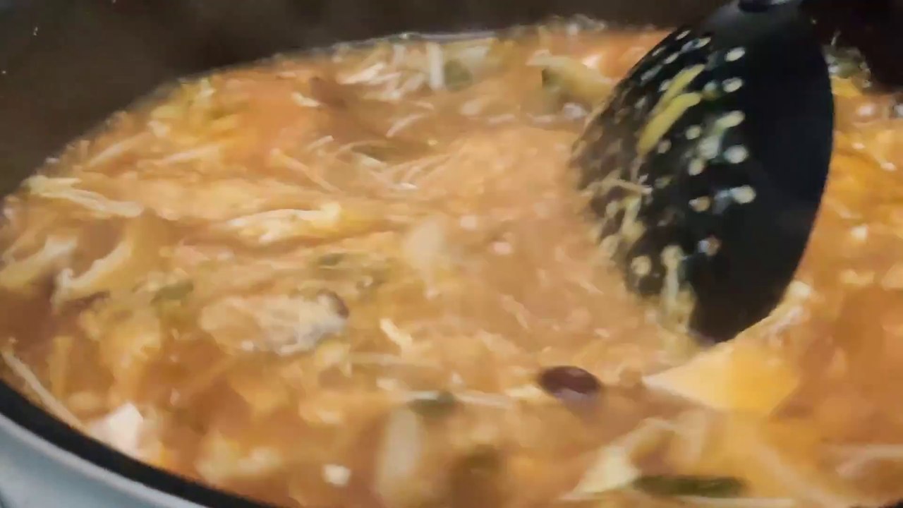 Hot and Sour vegetable Soup ~ Classic Chinese Restaurant Recipe| वेज हॉट एण्ड सॉर सूप रेसिपी |酸辣湯|