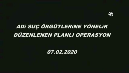 İzmir'deki suç örgütü operasyonunda yakalanan 122 şüpheliden 59'u adliyede