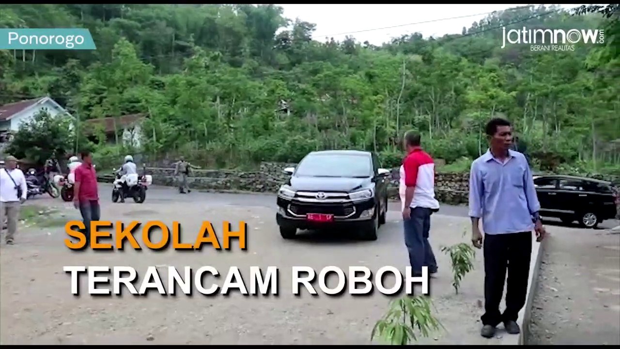 Tanah Retak, Sekolah Terancam Roboh