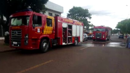 Corpo de Bombeiros combate incêndio em residência no Bairro Santa Cruz