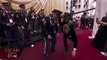 Cérémonie des Oscars : euphorique, Tom Hanks fait des pompes sur le tapis rouge (video)