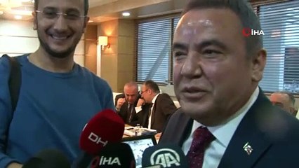 Enkaz altından başkanlık makamına