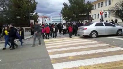 Beden eğitimi dersinde bayılan orta okul öğrencisi hayatını kaybetti