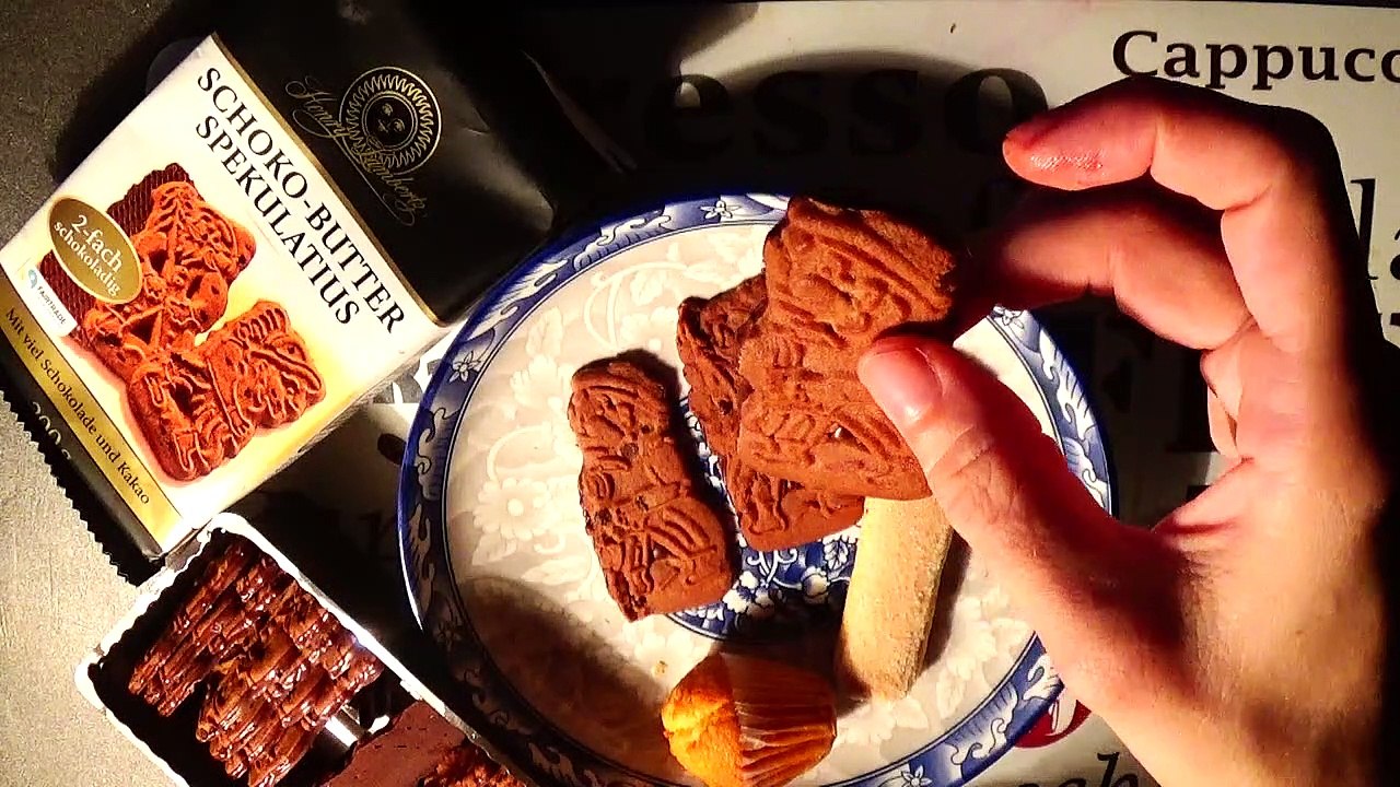 50 ASMR EATING SOUNDS - CHOCOLATE COOKIES