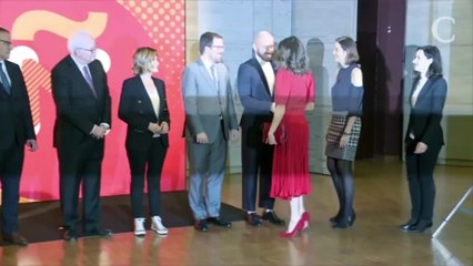 Letizia d'Espagne recycle une robe d'un de ses créateurs favoris