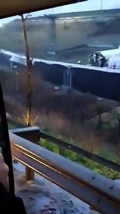 Turquie: Un avion de ligne sort de piste et se brise en deux après son atterrissage à Istanbul - VIDEO