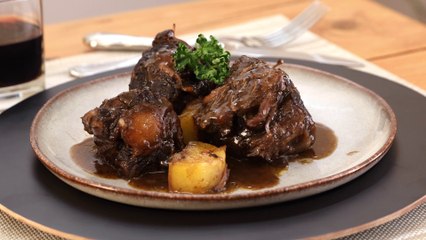 Rabo de toro al vino tinto (guiso tradicional) - Cocinatis