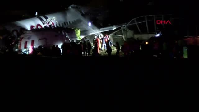 İstanbul sabiha gökçen havaalanı uçak pisten çıktı