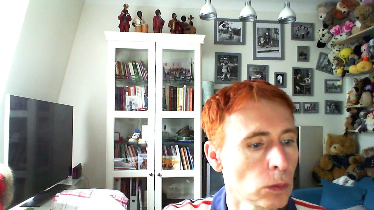 Wiwi égratigne "la laine des moutons" de Carmen Campagne