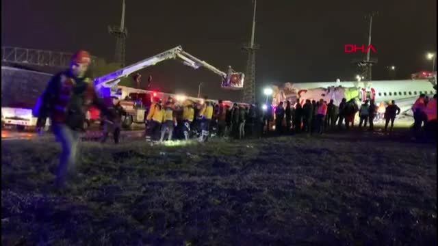 İstanbul sabiha gökçen havaalanı uçak pisten çıktı 15