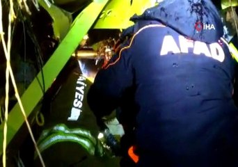 Uçak enkazında yaralıları kurtarma çabası kamerada