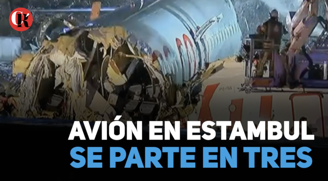 Avión en Estambul se parte en tres