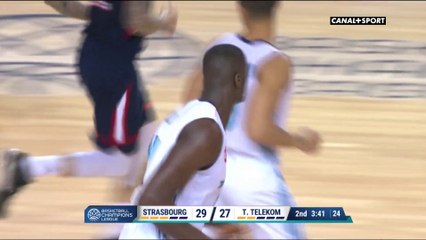 BCL - Le dunk de Moustapha Fall