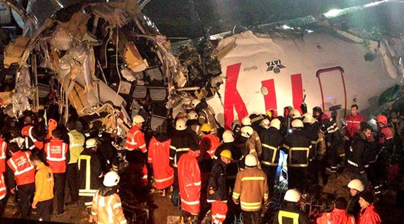 Sabiha Gökçen'de yaşanan kaza, akıllara Bakan Turhan'ın dünkü sözlerini getirdi: Pistimiz yorgun