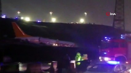 Sabiha Gökçen’de pistten çıkan uçağın yolcuları böyle tahliye edildi