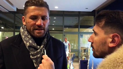 Stendardo nel pre partita di Lazio - Verona