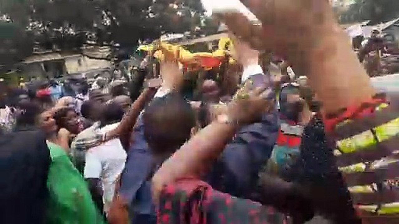 Les enseignants fêtent la libération de leurs camarades du SLECG