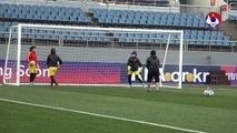Đội tuyển nữ Việt Nam làm quen sân Jeju World Cup, sẵn sàng cho trận quyết đấu với Myanmar