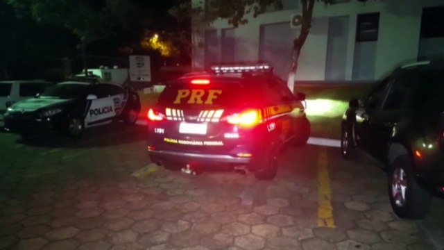 Saveiro com queixa de roubo é recuperada pela PRF e condutor preso em flagrante em Cascavel