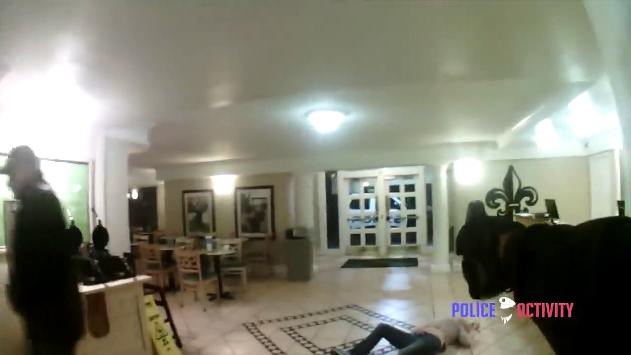 Polis makasla üzerine gelen kadını öldürdü
