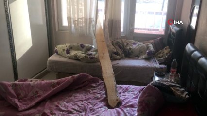 Fırtınada evin çatısından uçan tahtalar başka bir evin penceresinden içeri girdi:1 yaralı