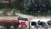 Giresun-Dereli karayolunda toprak kayması