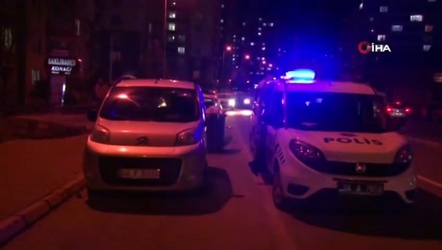 Kayseri'de Şiddetli Rüzgar Çatıları Uçurdu, Ağaçları Yerinden Söktü