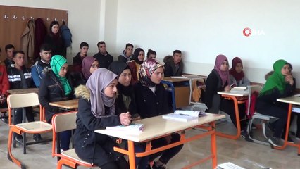 Hayatlarında ilk defa teleskop ve dürbün gören çocukların heyecanı görülmeye değer