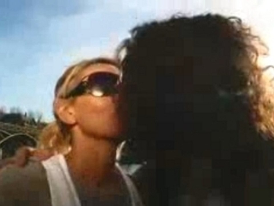 French Kiss World Record in Paris - by David Bilowus