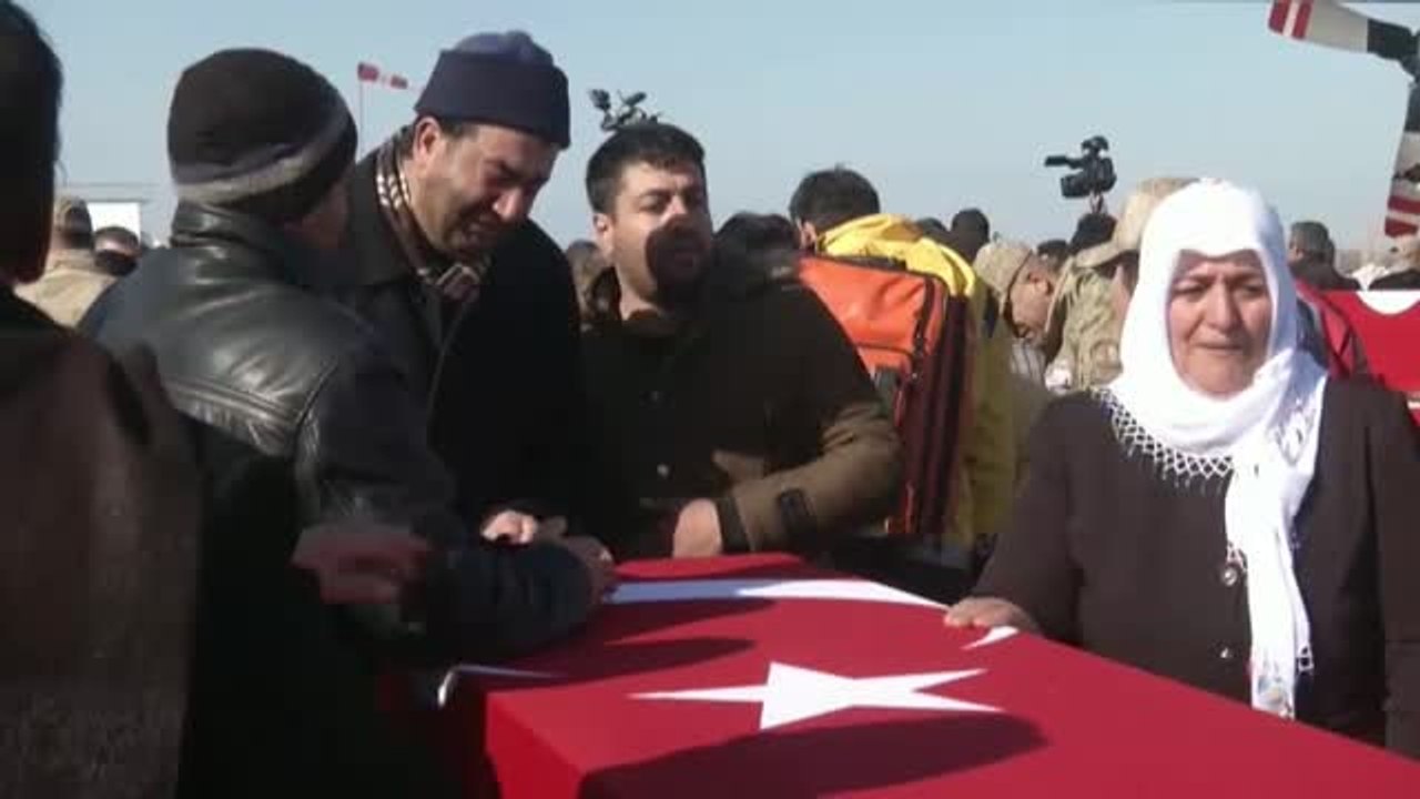 Las víctimas de las avalanchas de Turquía trasladadas a sus lugares de origen