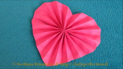 Décoration: Coeur en éventail en papier
