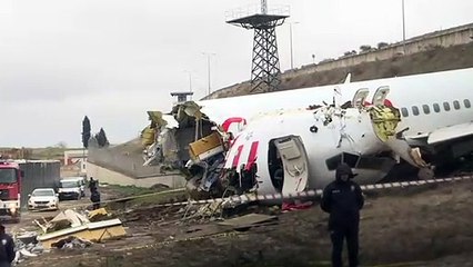 Download Video: Mindestens drei Tote bei Flugzeugunglück in der Türkei