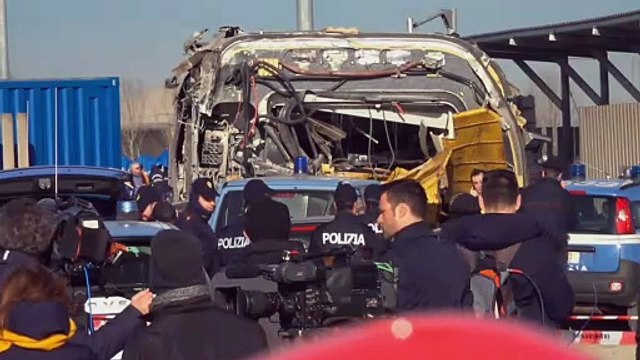 Dos muertos y 30 heridos tras descarrilar un tren en Italia