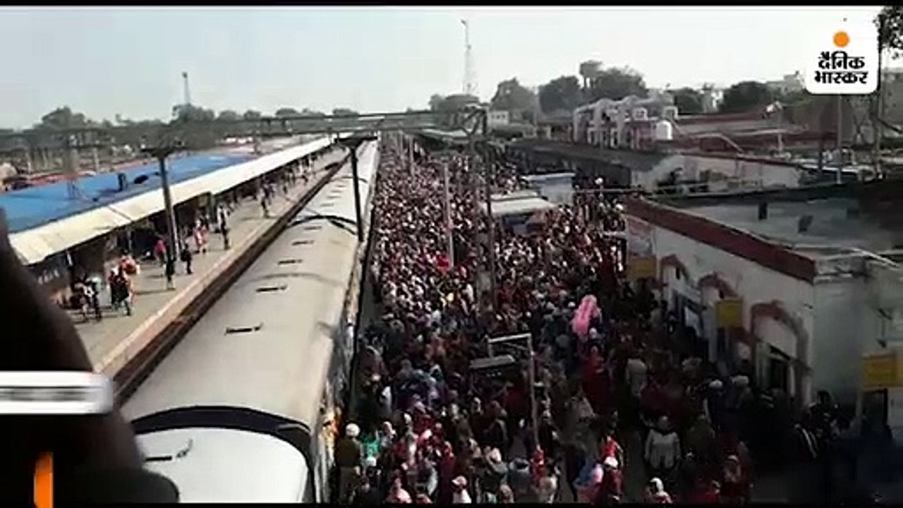 स्पेशल ट्रेन बेगमपुरा एक्सप्रेस काशी रवाना