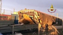 Treno Frecciarossa deraglia a Lodi, morti due macchinisti -1- (06.02.20)