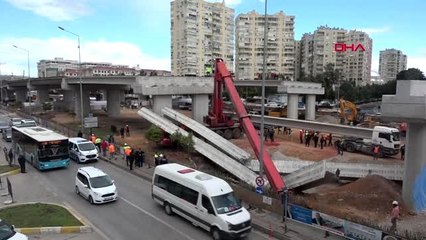 Antalya ağırlığa dayanamayan vincin kolu kırıldı