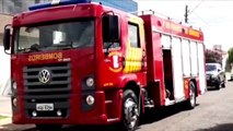 Bombeiros são mobilizados para combater incêndio em veículo no Bairro Pioneiros Catarinenses